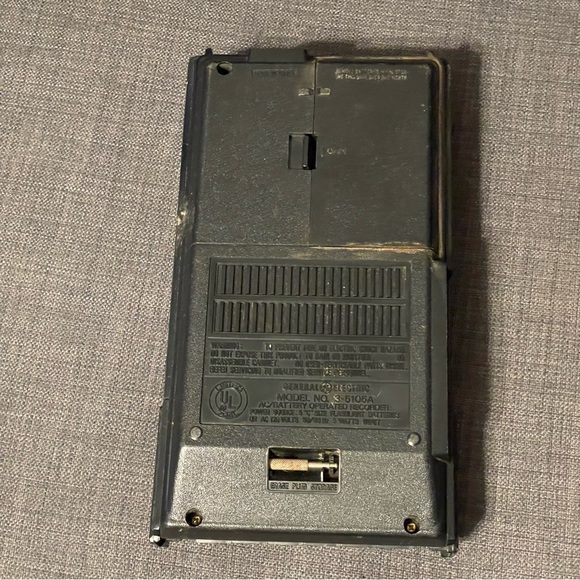 Vintage GE Cassette Tape Player Recorder Model 3-5105 NON WORKING No Power Cord - Picture 7 of 7